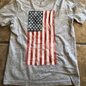 Boys GAP tee shirt size small.
